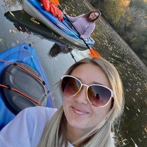 Meet your Posher, Katelyn